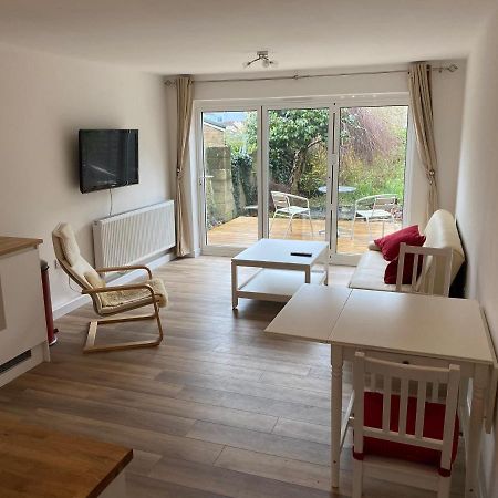 Adorable One-Bedroom Flat With Patio Garden. Southwick  Zewnętrze zdjęcie