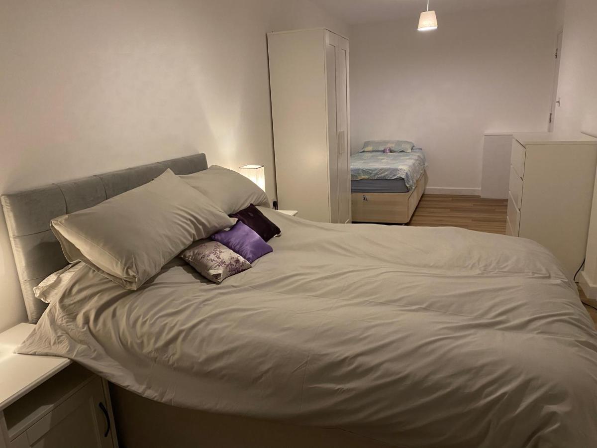Adorable One-Bedroom Flat With Patio Garden. Southwick  Zewnętrze zdjęcie