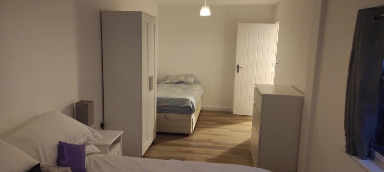 Adorable One-Bedroom Flat With Patio Garden. Southwick  Zewnętrze zdjęcie