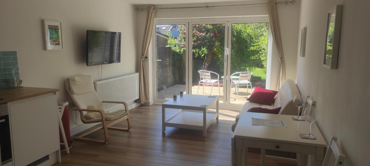 Adorable One-Bedroom Flat With Patio Garden. Southwick  Zewnętrze zdjęcie