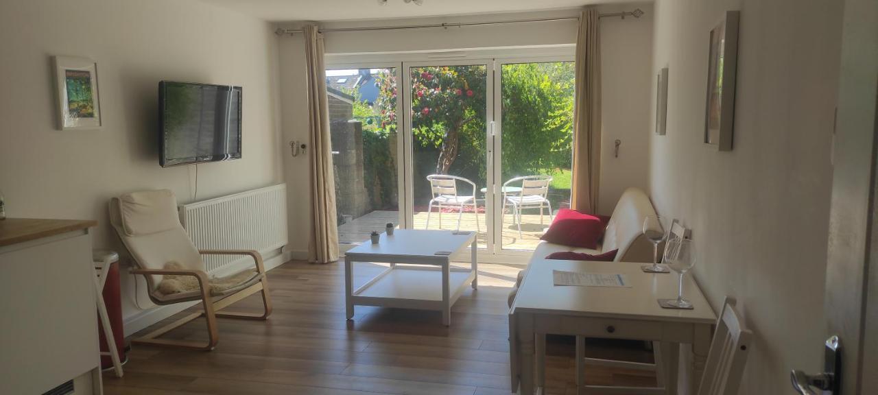 Adorable One-Bedroom Flat With Patio Garden. Southwick  Zewnętrze zdjęcie